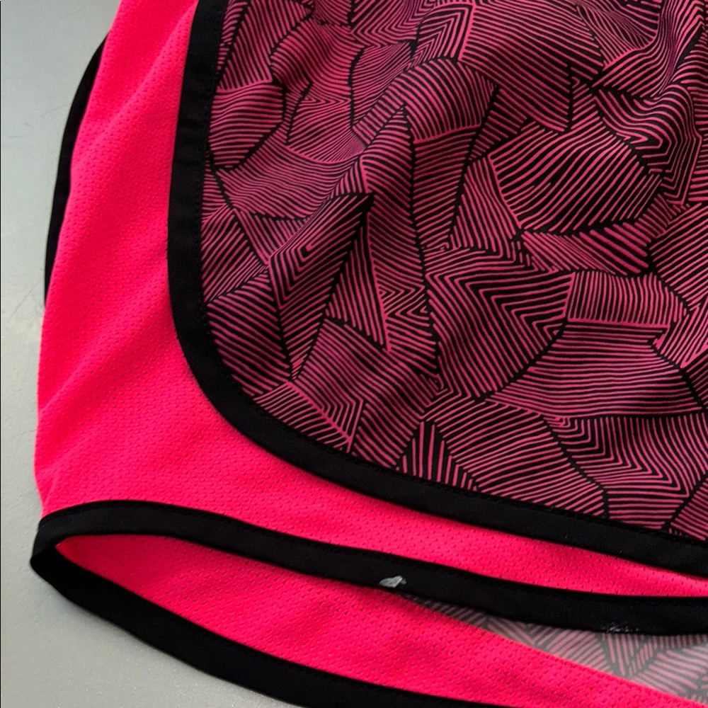 Nike Women’s Hot Pink & Black Geometric Running Shorts M - Picture 5 of 5